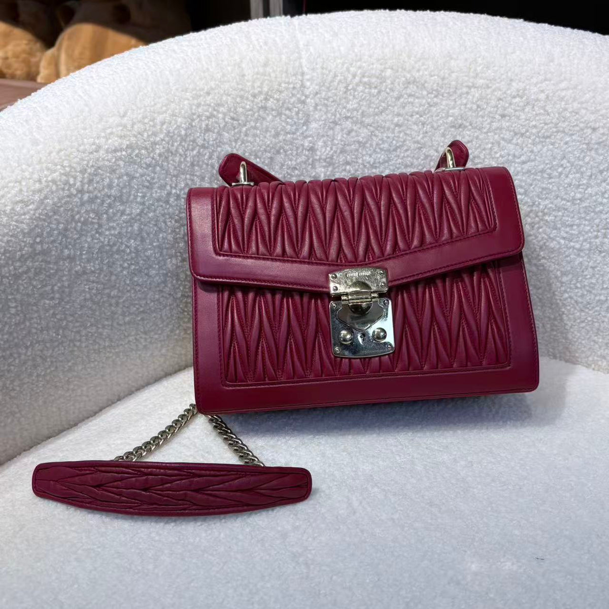 Miu Miu Matelasse Tote Bag(red)